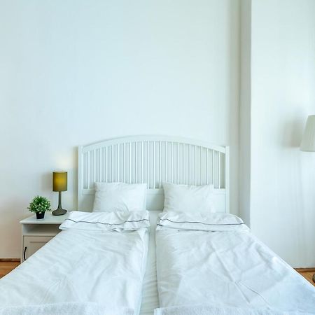 Huge Apartment In The City Center บูดาเปสต์ ภายนอก รูปภาพ
