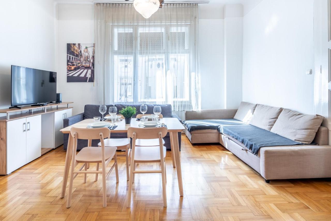 Huge Apartment In The City Center บูดาเปสต์ ภายนอก รูปภาพ