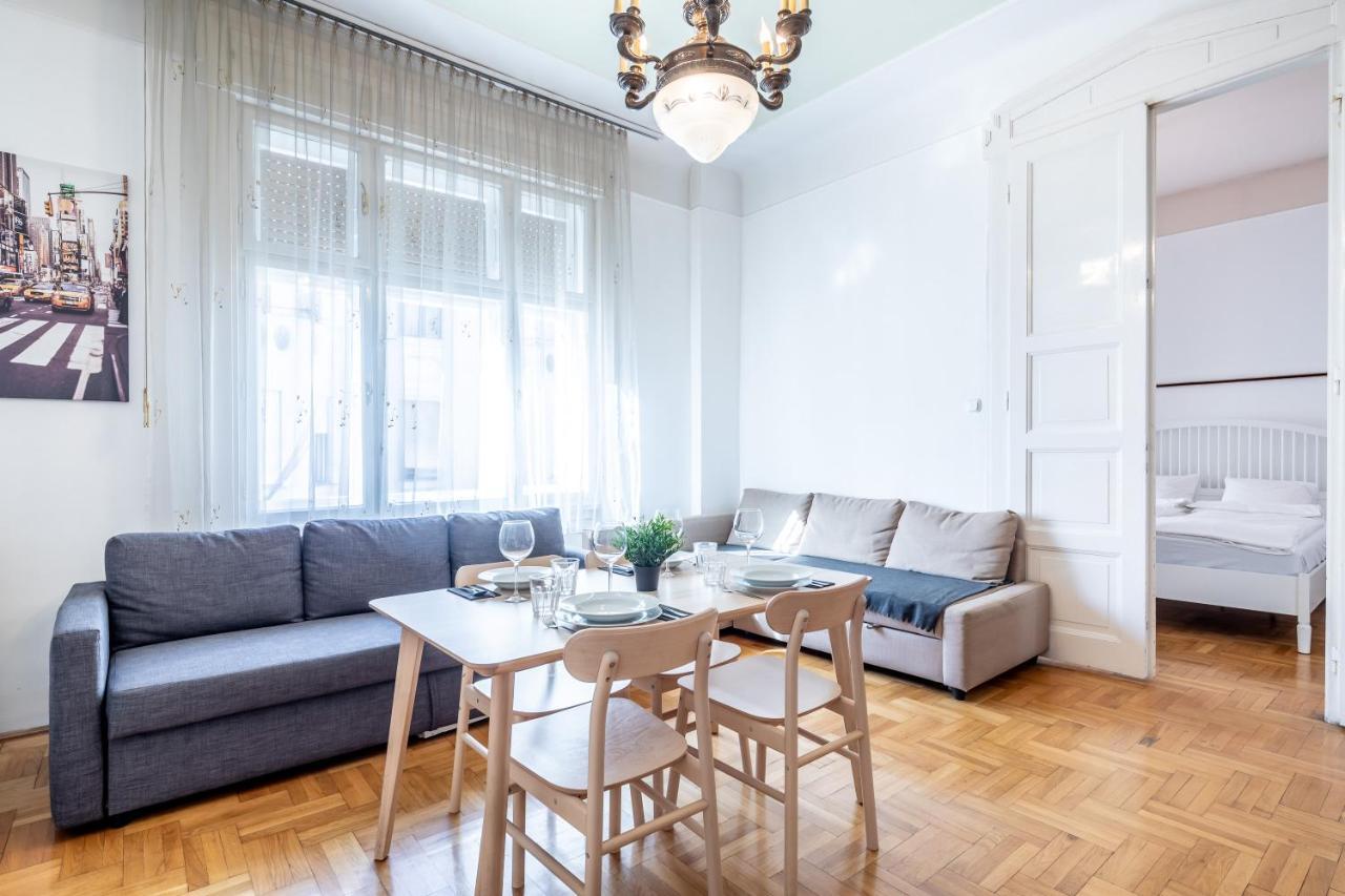 Huge Apartment In The City Center บูดาเปสต์ ภายนอก รูปภาพ