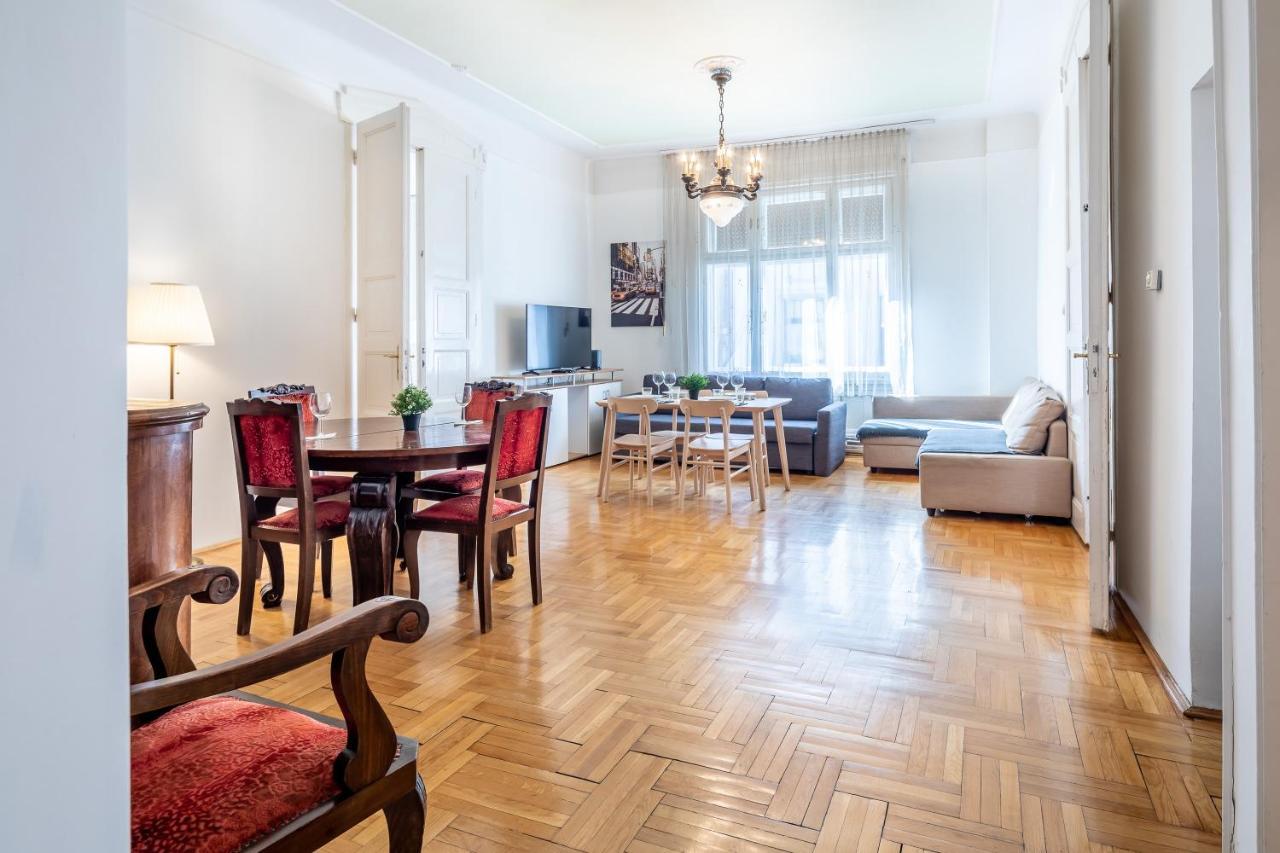 Huge Apartment In The City Center บูดาเปสต์ ภายนอก รูปภาพ